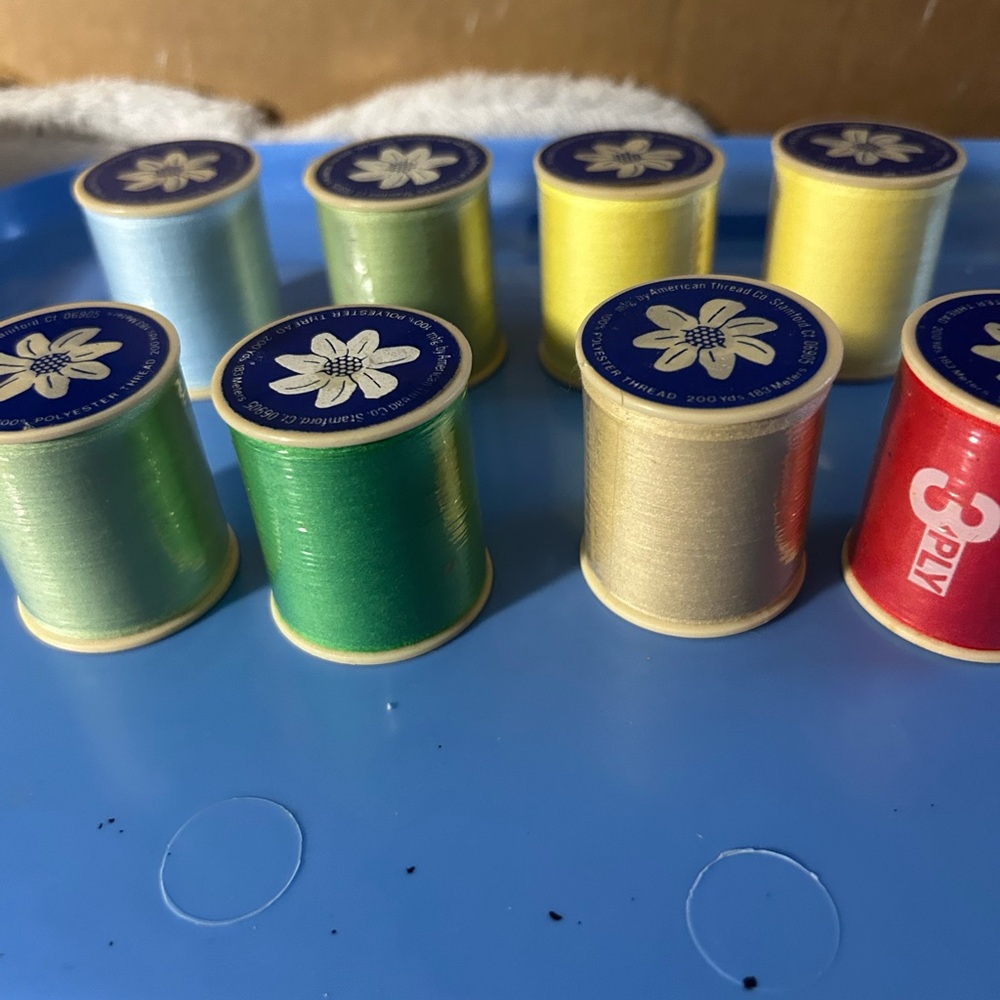 Vintage American Thread Company. 100% Polyester. 200 Yards Each. 8 Spools .